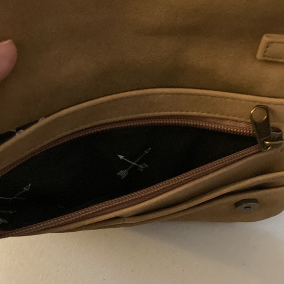 Llama, crossbody, purse, unbranded, chain strap - Picture 8 of 14